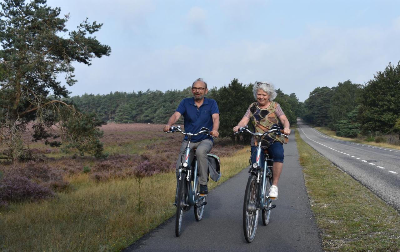 Chalet Op De Veluwe # Linde Putten Bagian luar foto
